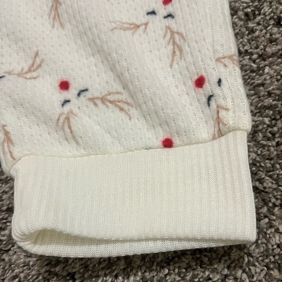 Falls Creek Women’s Reindeer Face Pajama Set - Picture 4 of 7